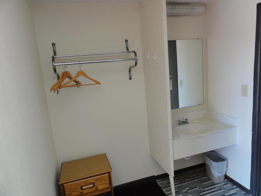 Budget Inn سلما الغرفة الصورة